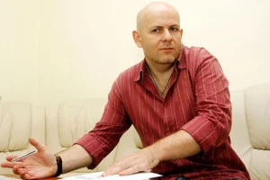 16 апреля Олес Бузина